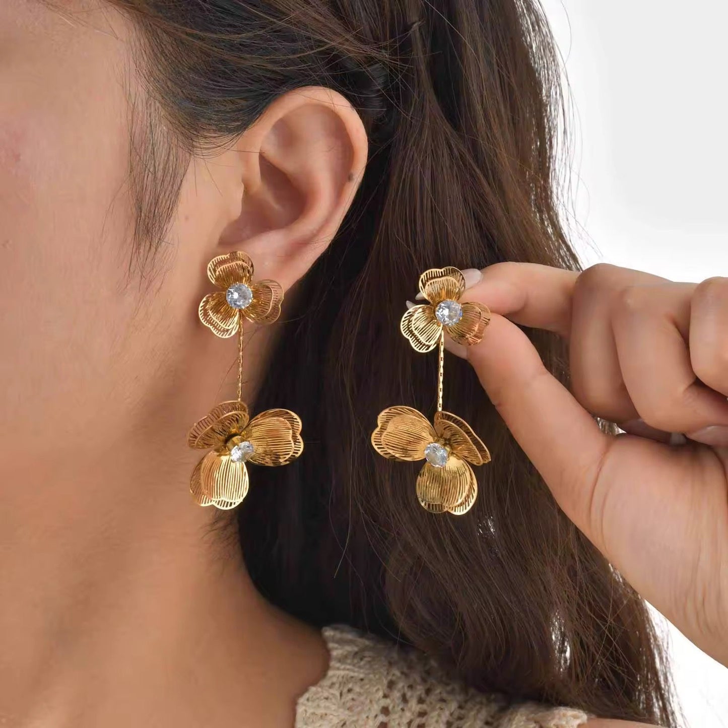 LUX Dandelion Studs