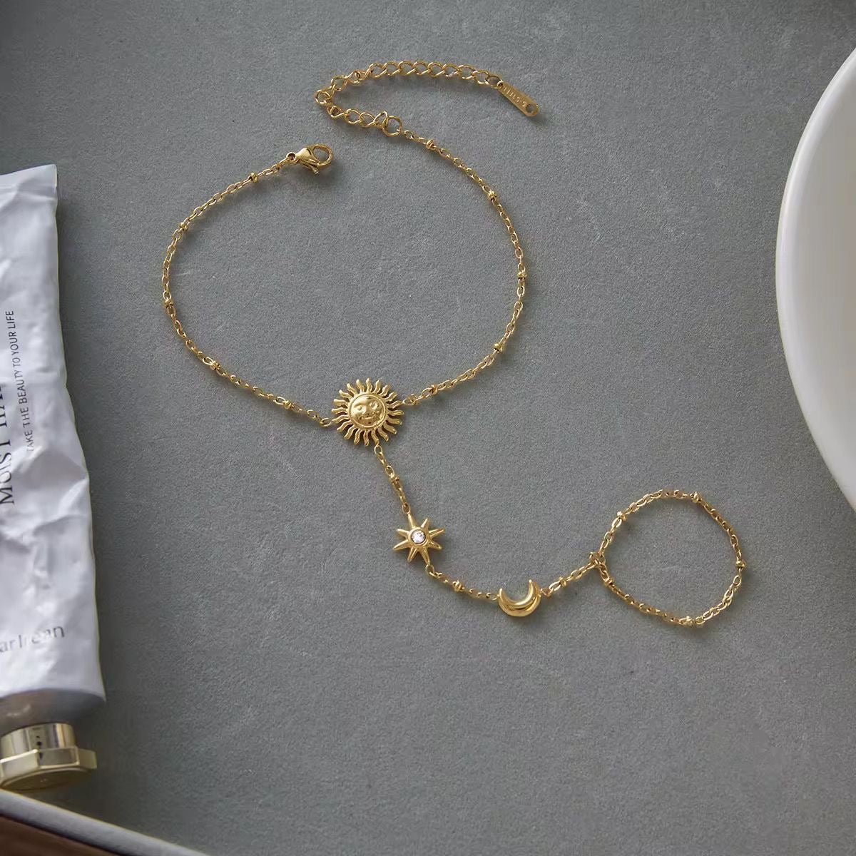 Celeste Nooré Hand Chain