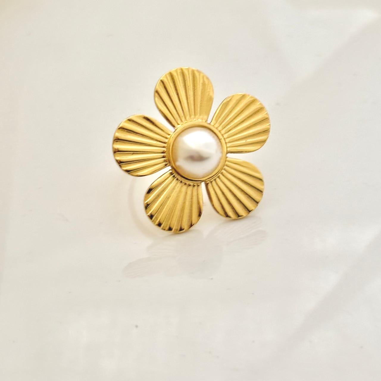 Periwinkle Pearle Ring