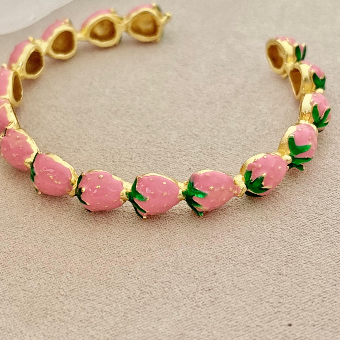 Strawberry Cuff -Pink