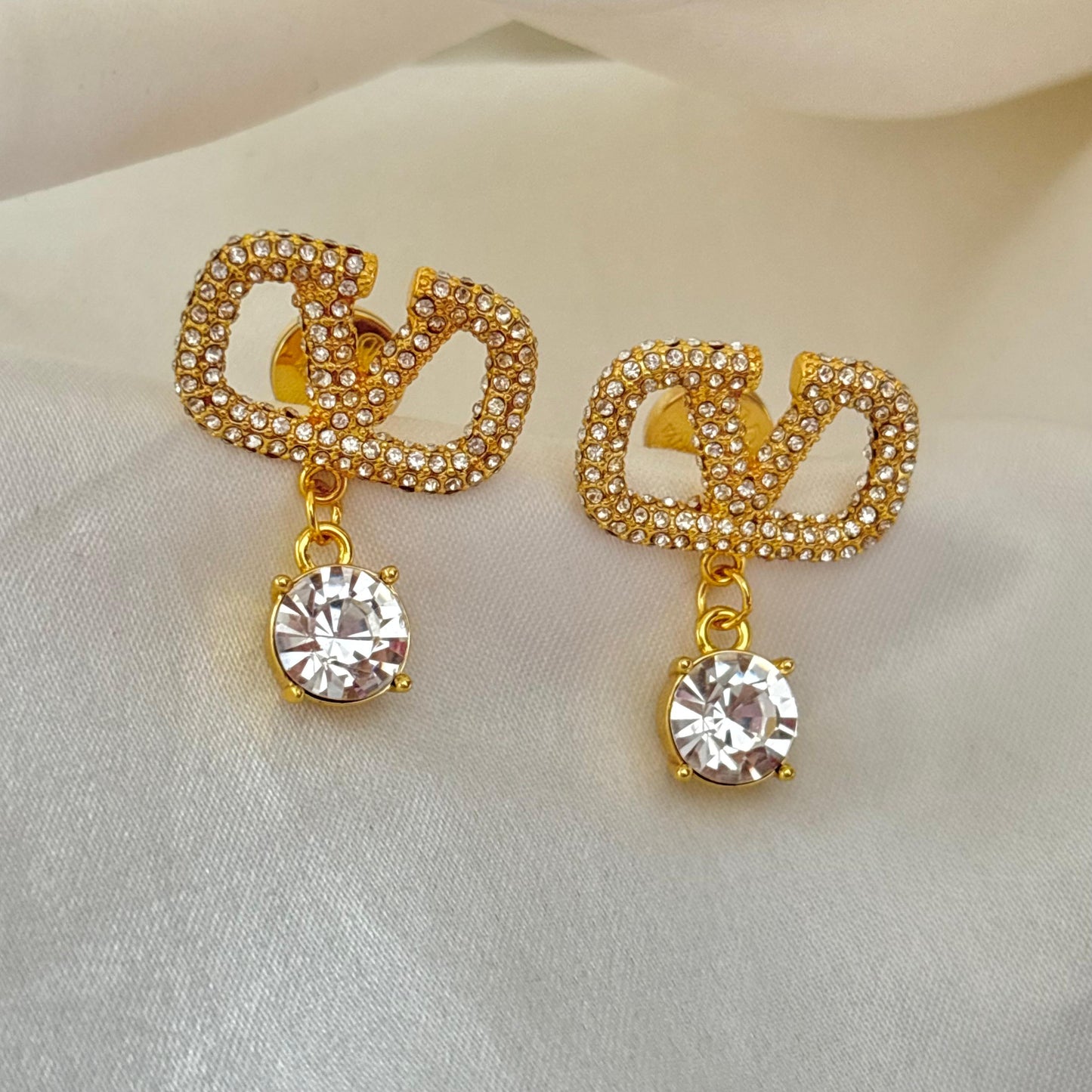 V-Swarovski Crystal Diamond Drop Studs