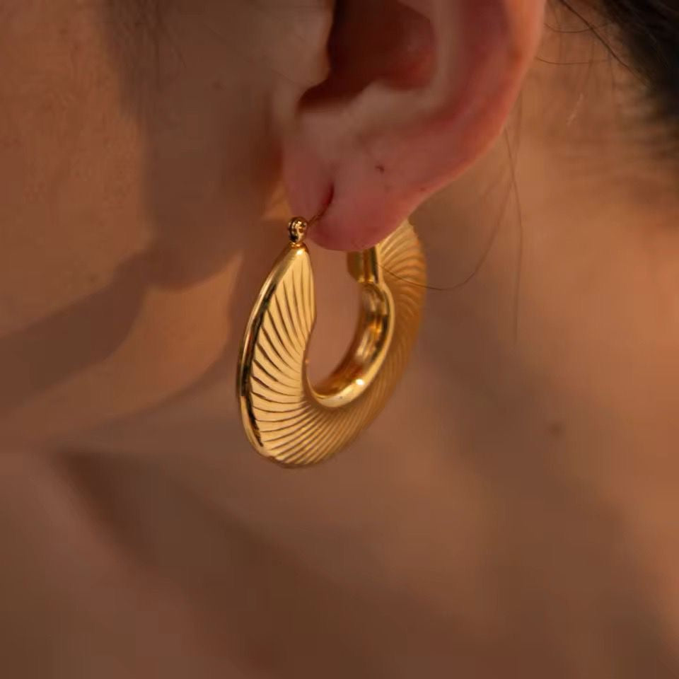 Bianca Chic Hoops -18K