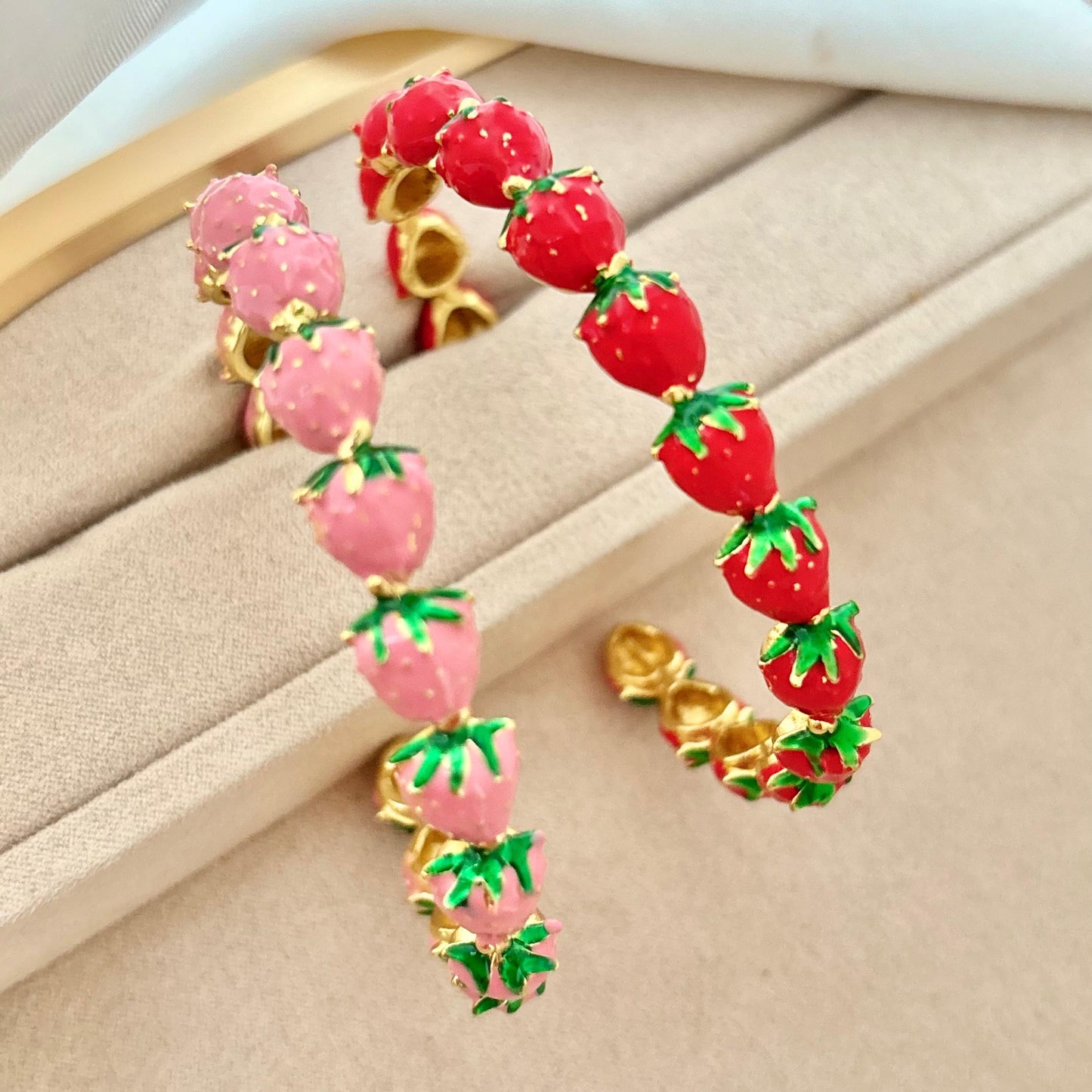Strawberry Cuff -Pink