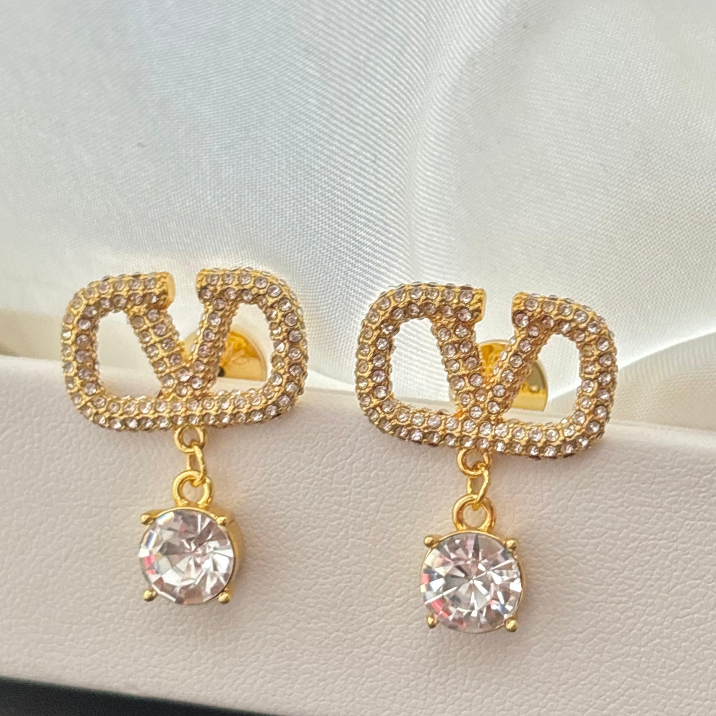 V-Swarovski Crystal Diamond Drop Studs