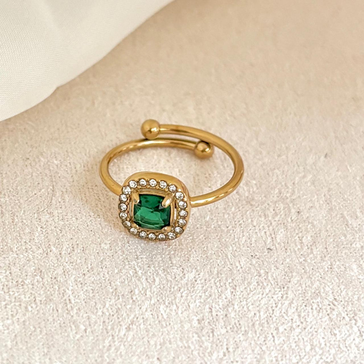 Émeraude Royale Ring