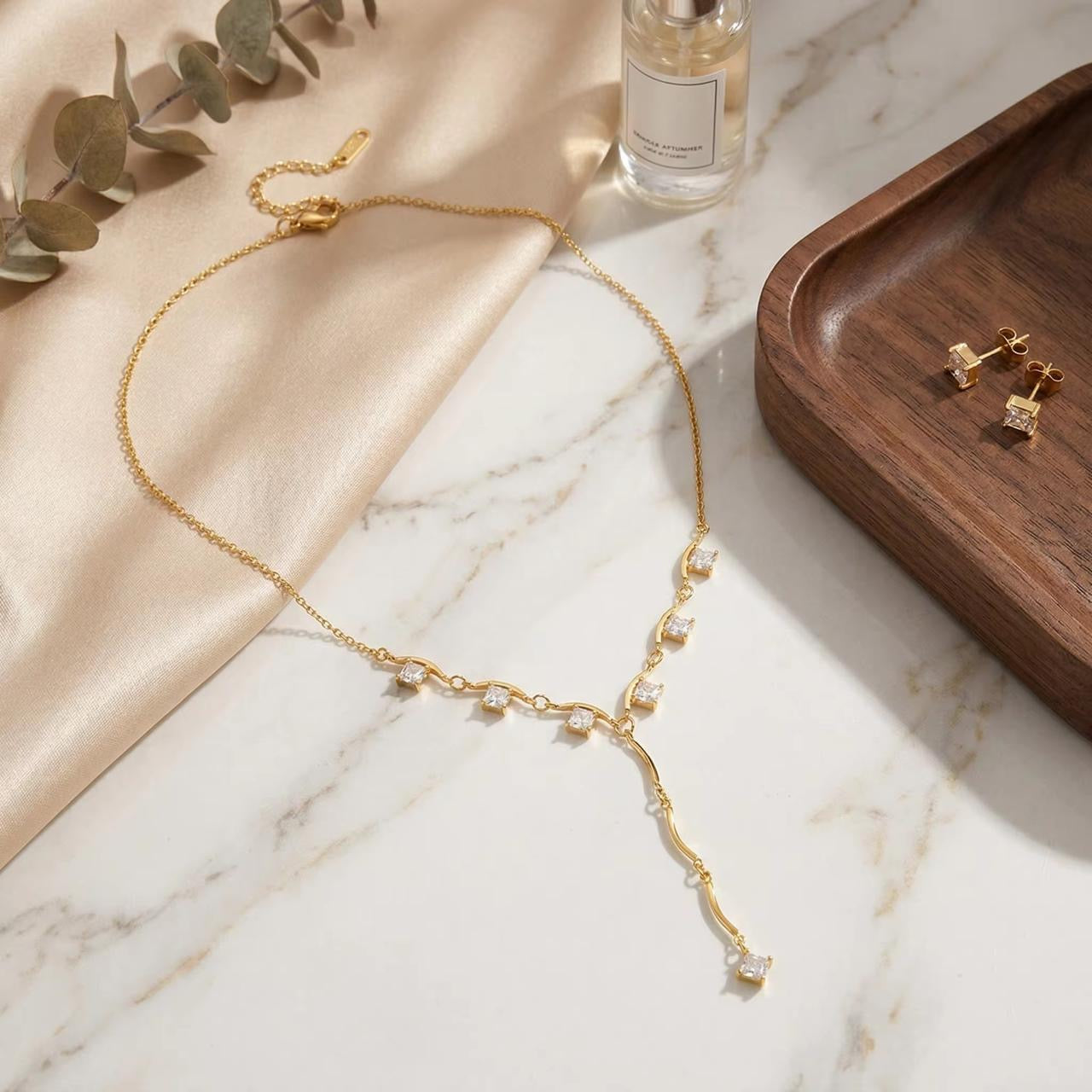 Alara Lariat Necklace