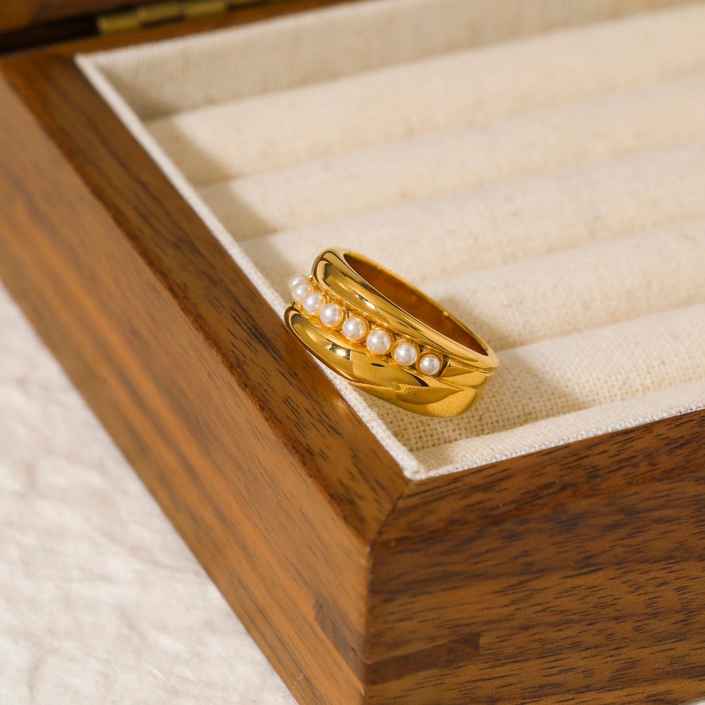 Pearly Queen Ring