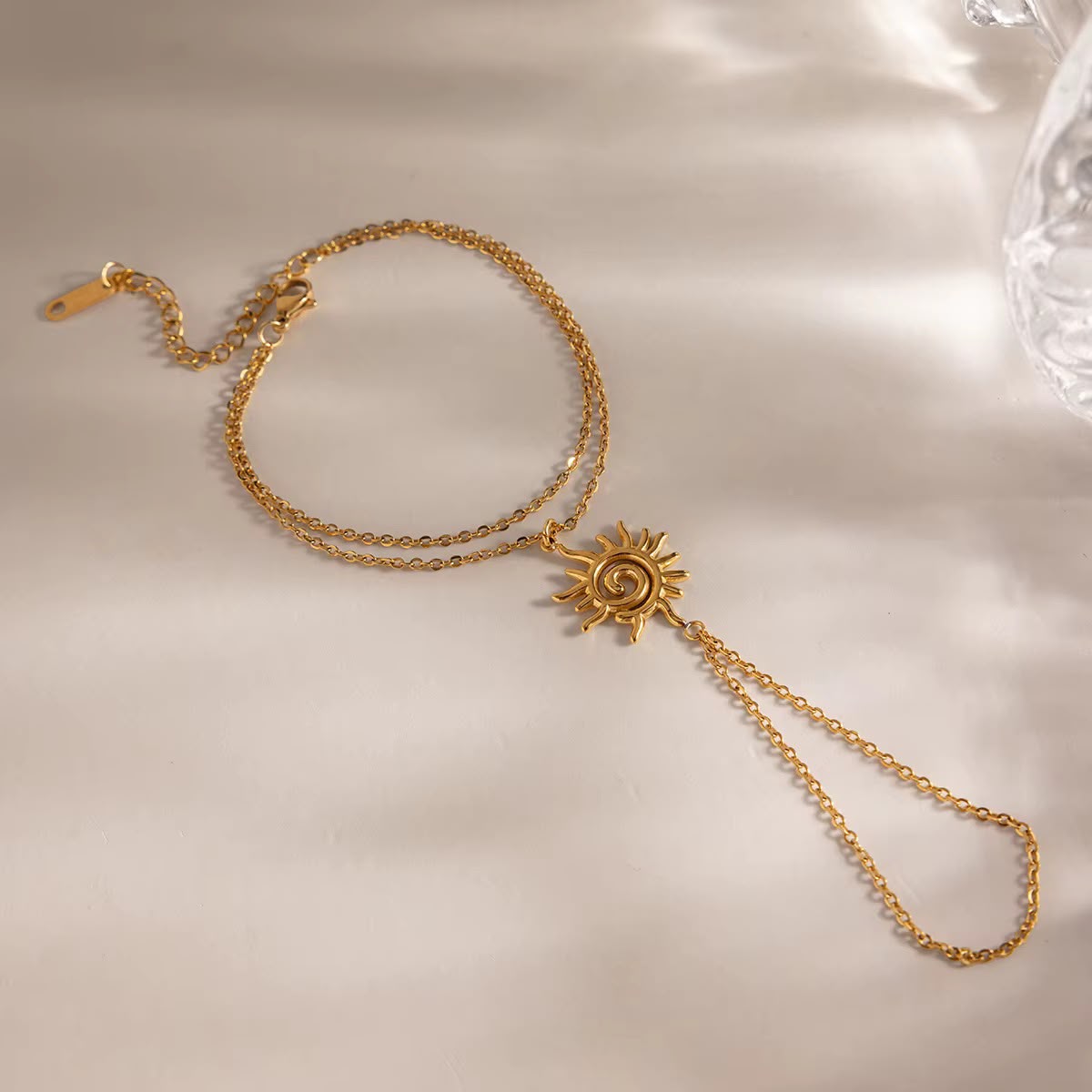 Solareé Goddess Hand Chain