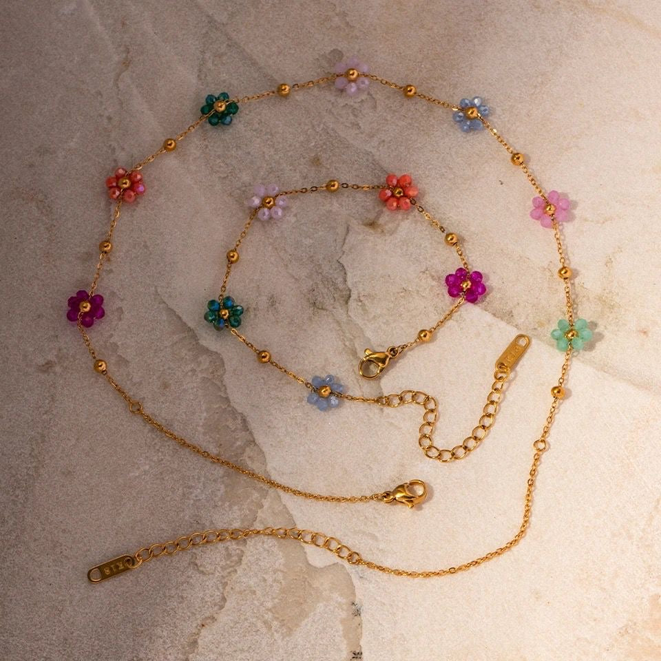 Disty Daisy Necklace -18K