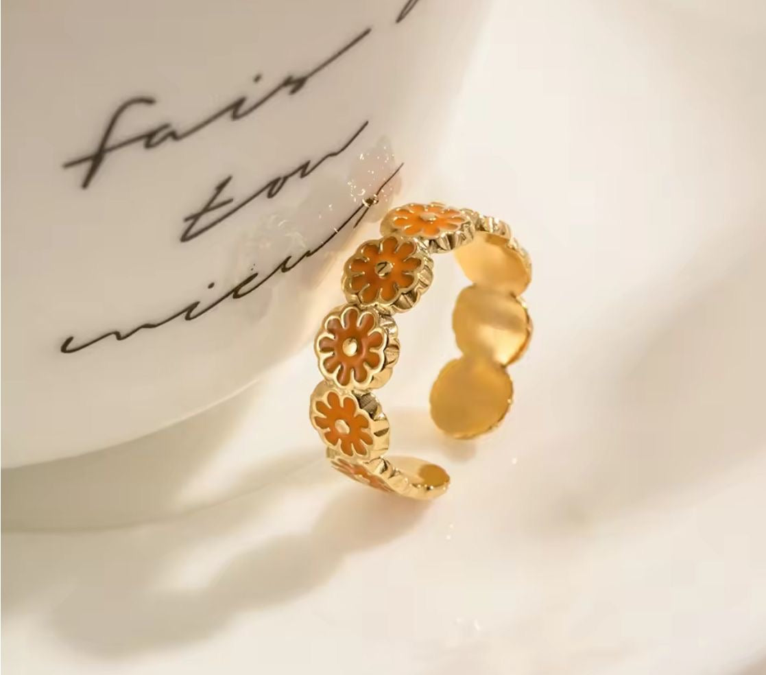 Daisy Bloom Ring -Peachy Keen