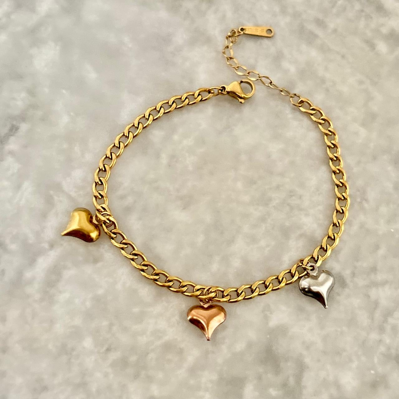 Figaro Anklet With Heart Charms -18K