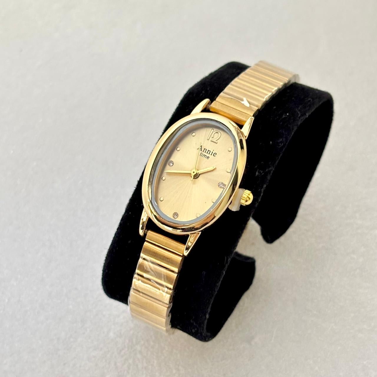Ellipse Ova Lux Gold Watch