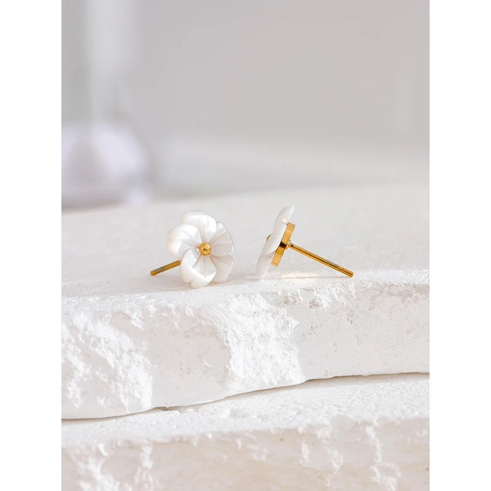 Natural Shell Flora Studs -22K