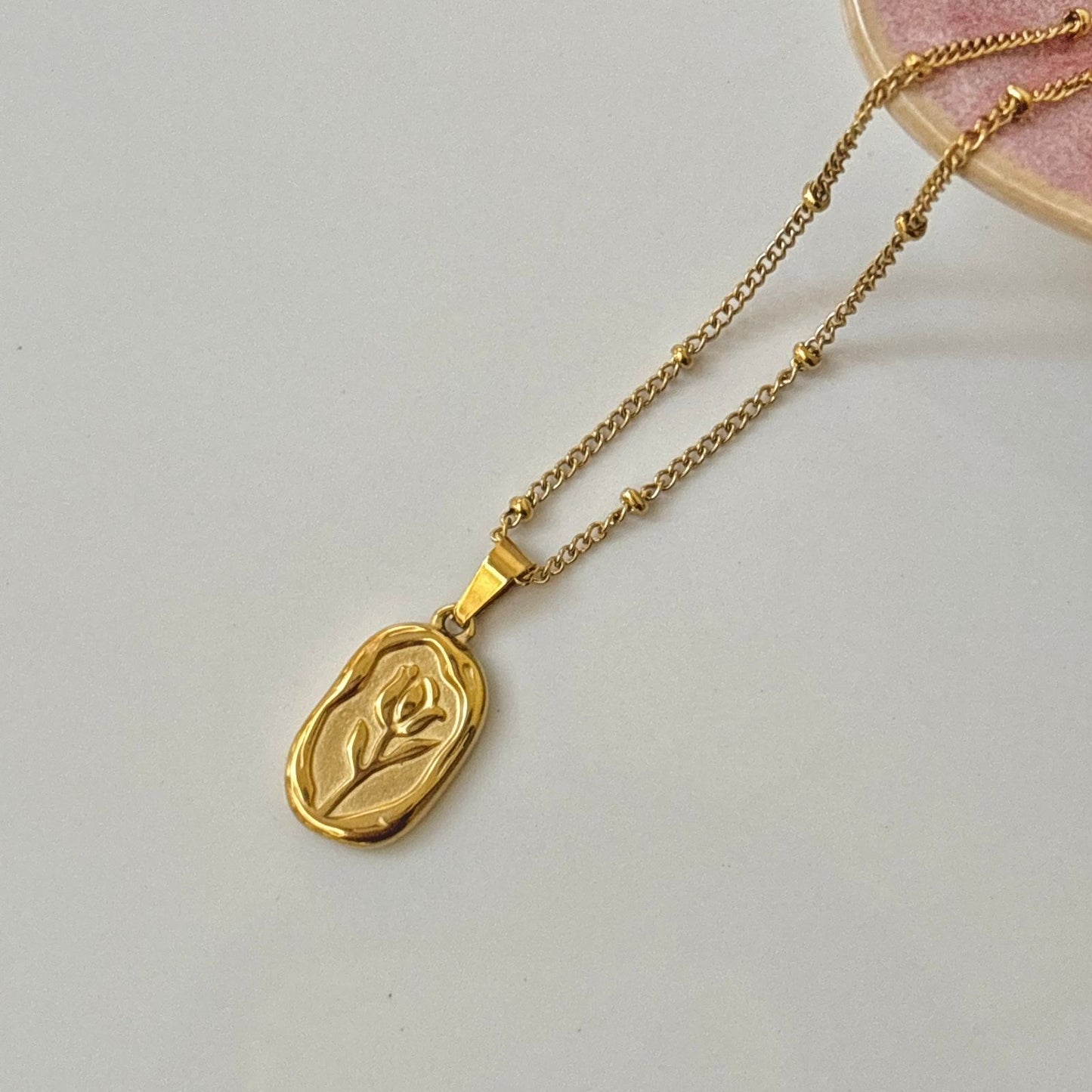 Rosa Engraved Necklace