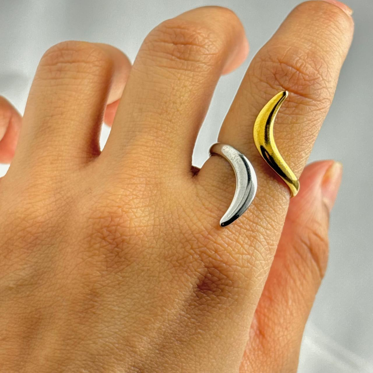 Abstract Ring -Mix Tone | Adj