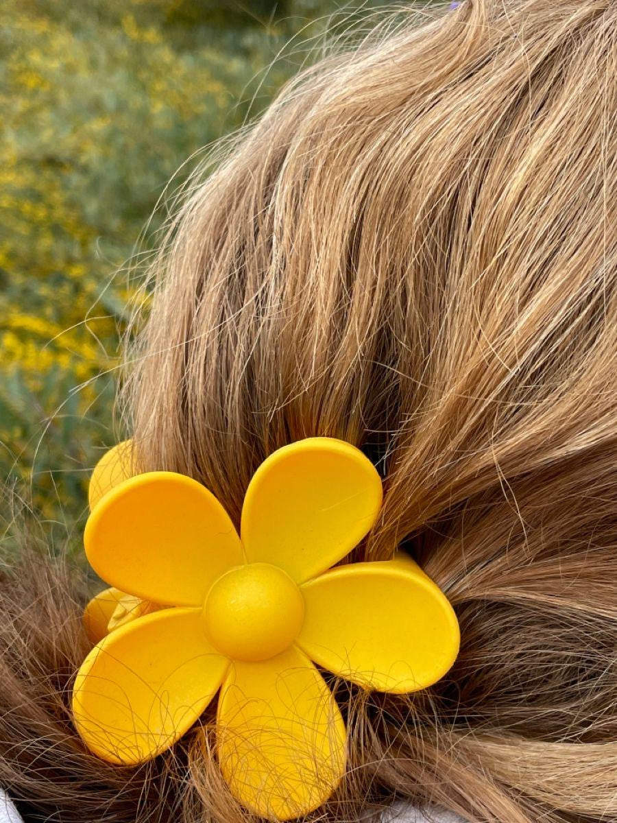 Daisy Flower Claw Clip -Sunshine Yellow