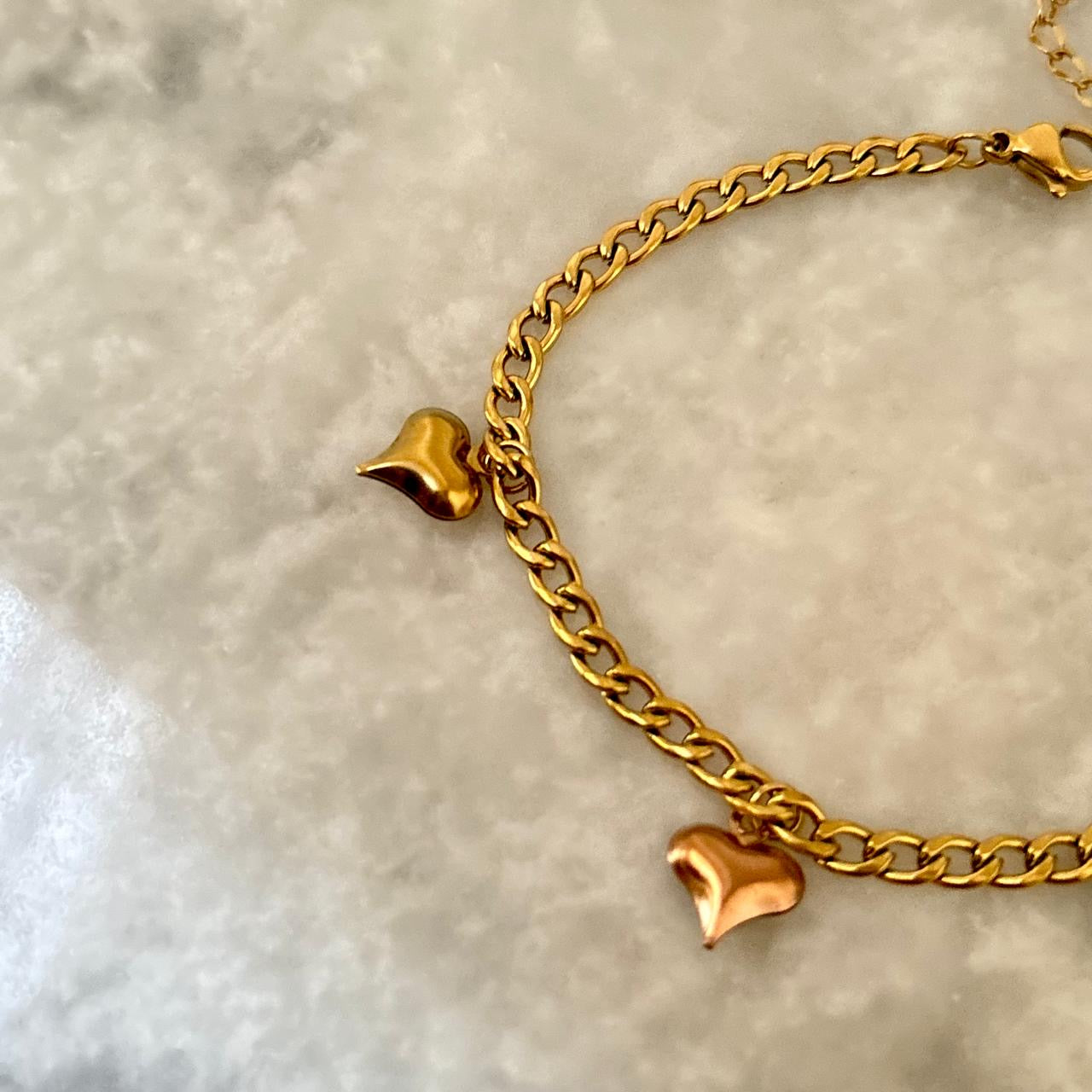 Figaro Anklet With Heart Charms -18K