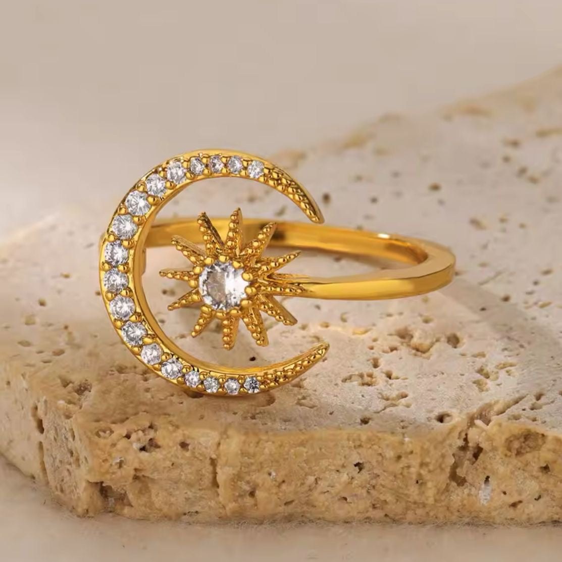 Cosmic Glitz Ring -18K