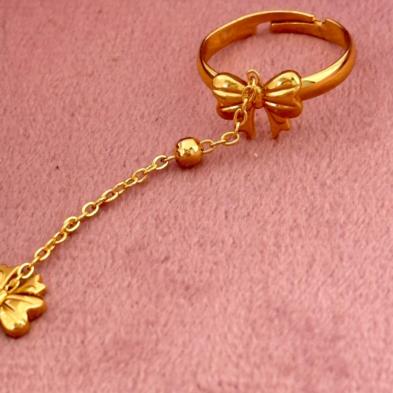 Disty Bow Hand Chain