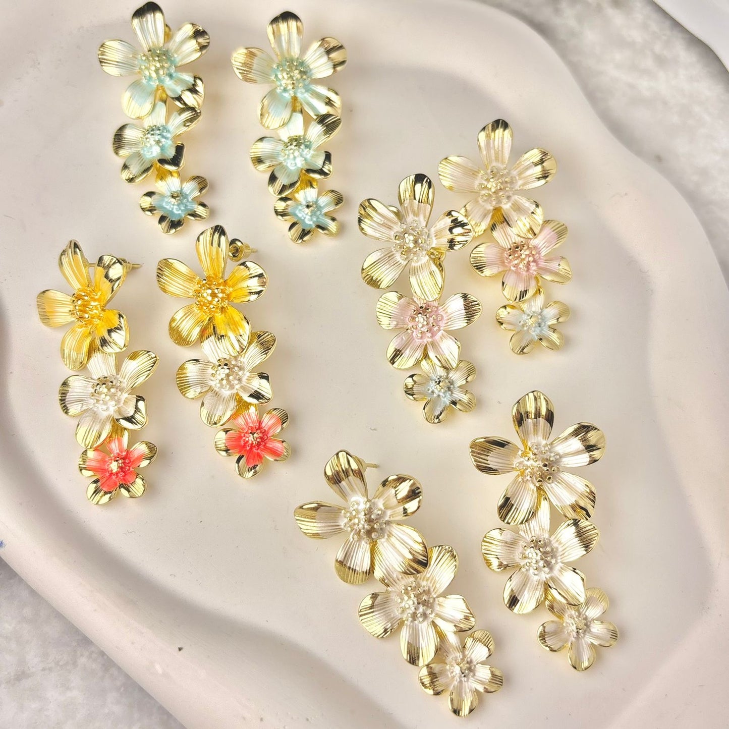Daisy Vacay Studs -Tangerine