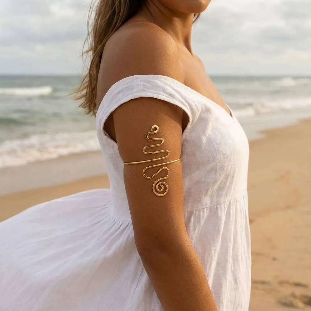 Amoré Swirl ArmCuff