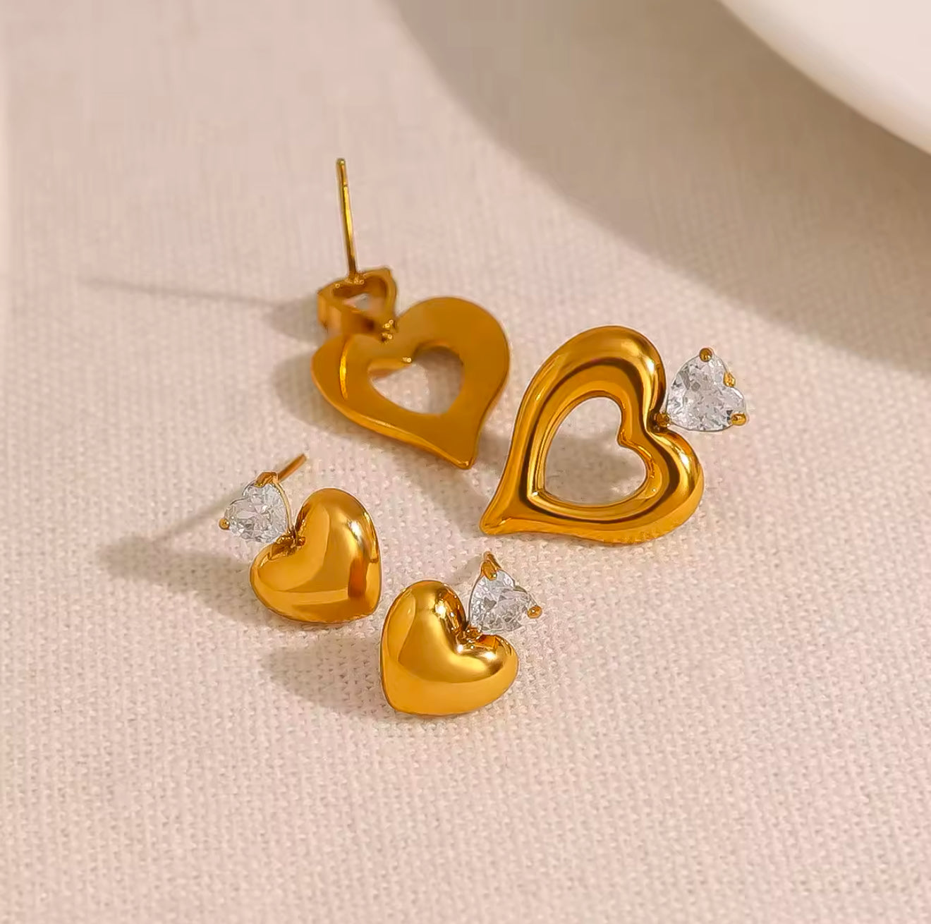 Goldie Heart Cz Studs -18K