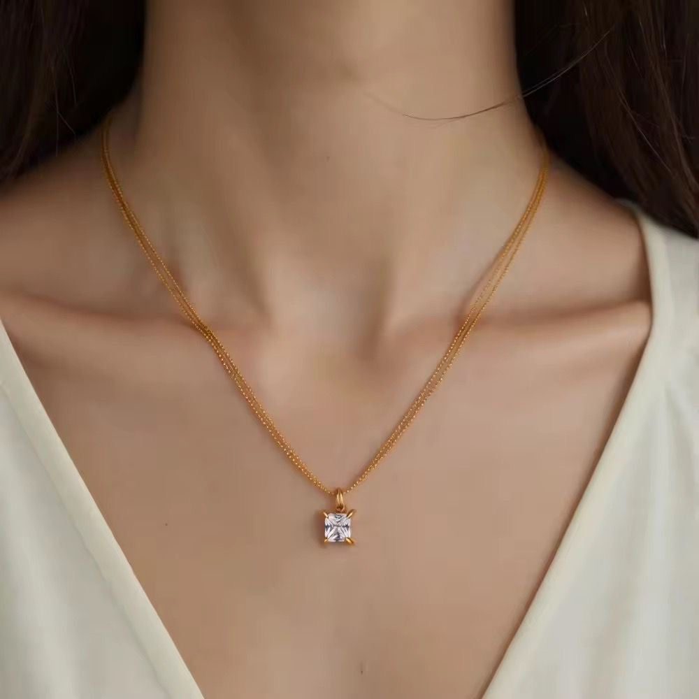 Nur Necklace -Tri Chain