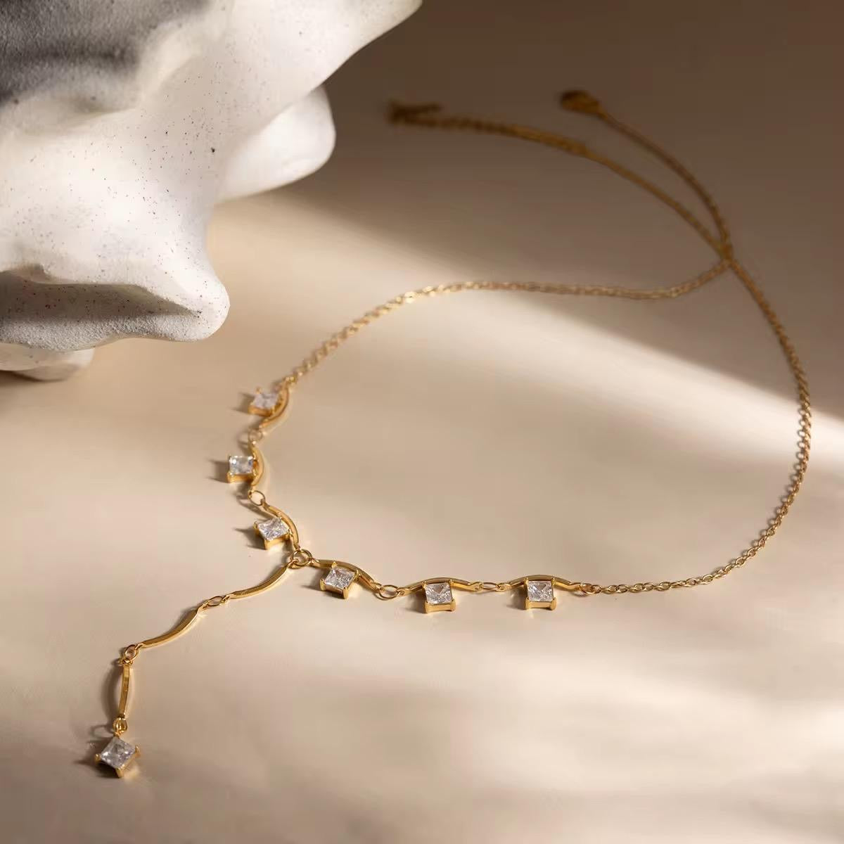 Alara Lariat Necklace