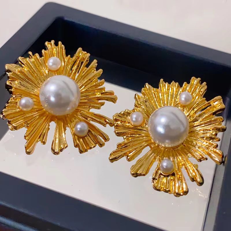 Dynasty Pearl Statement Studs