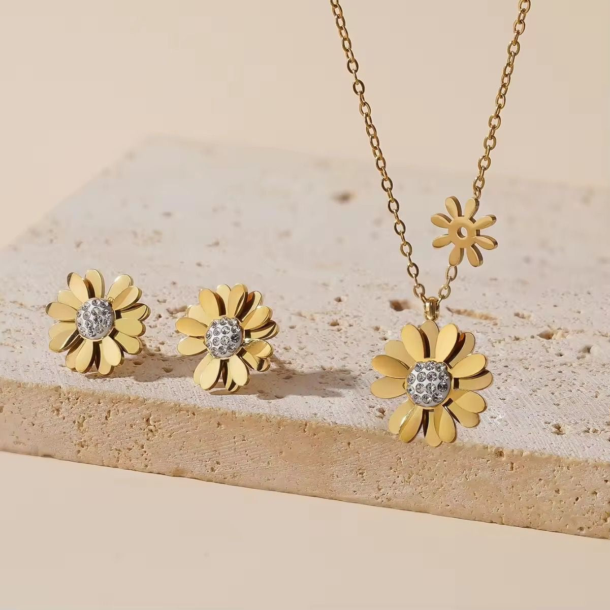 Glitzy Daisy Studs