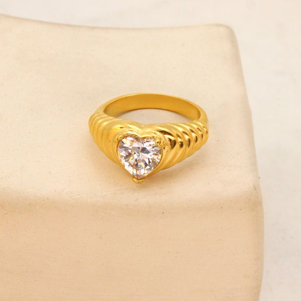 Crystal Heart Rigided Ring -18K