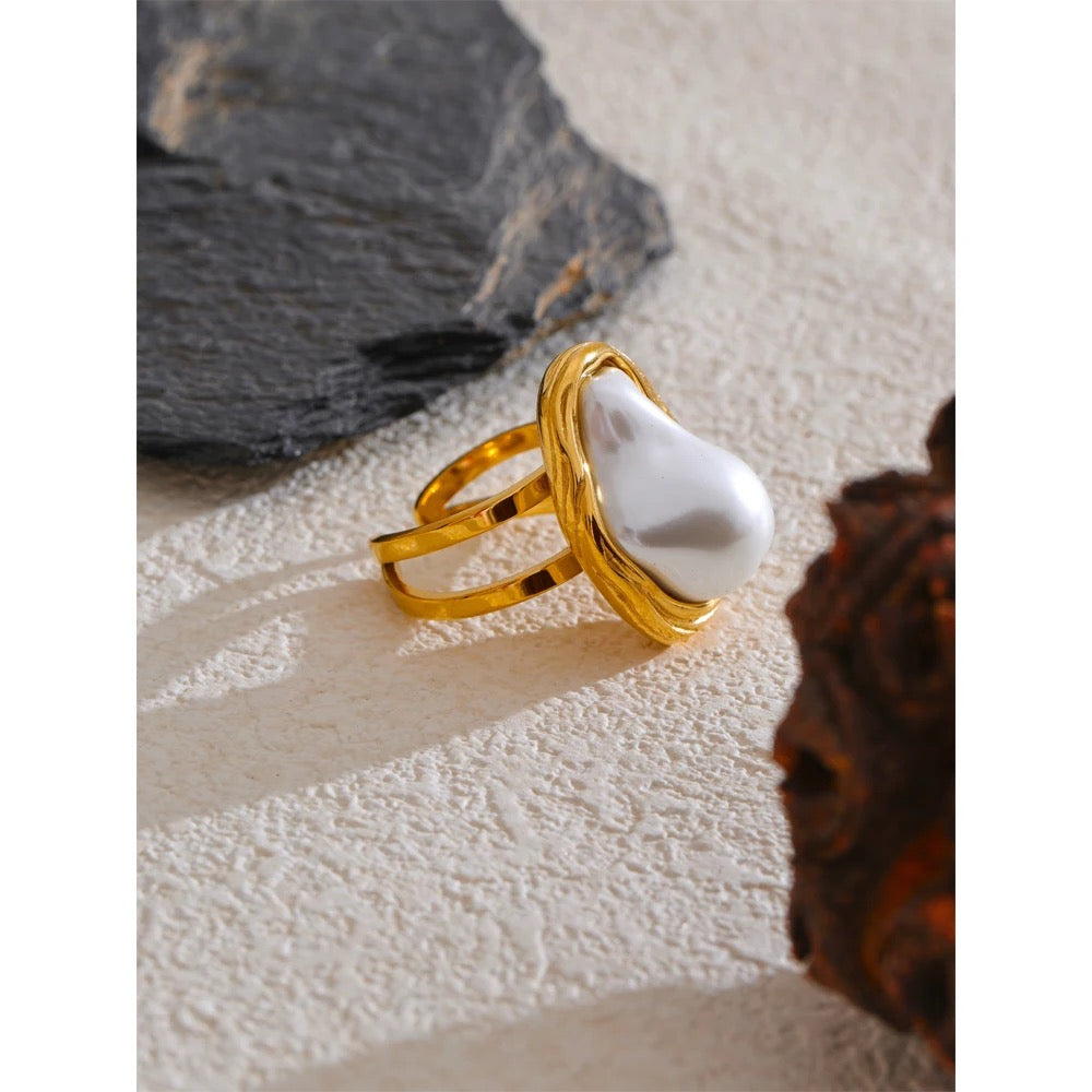 Irregular Baroque Pearl Ring -18K