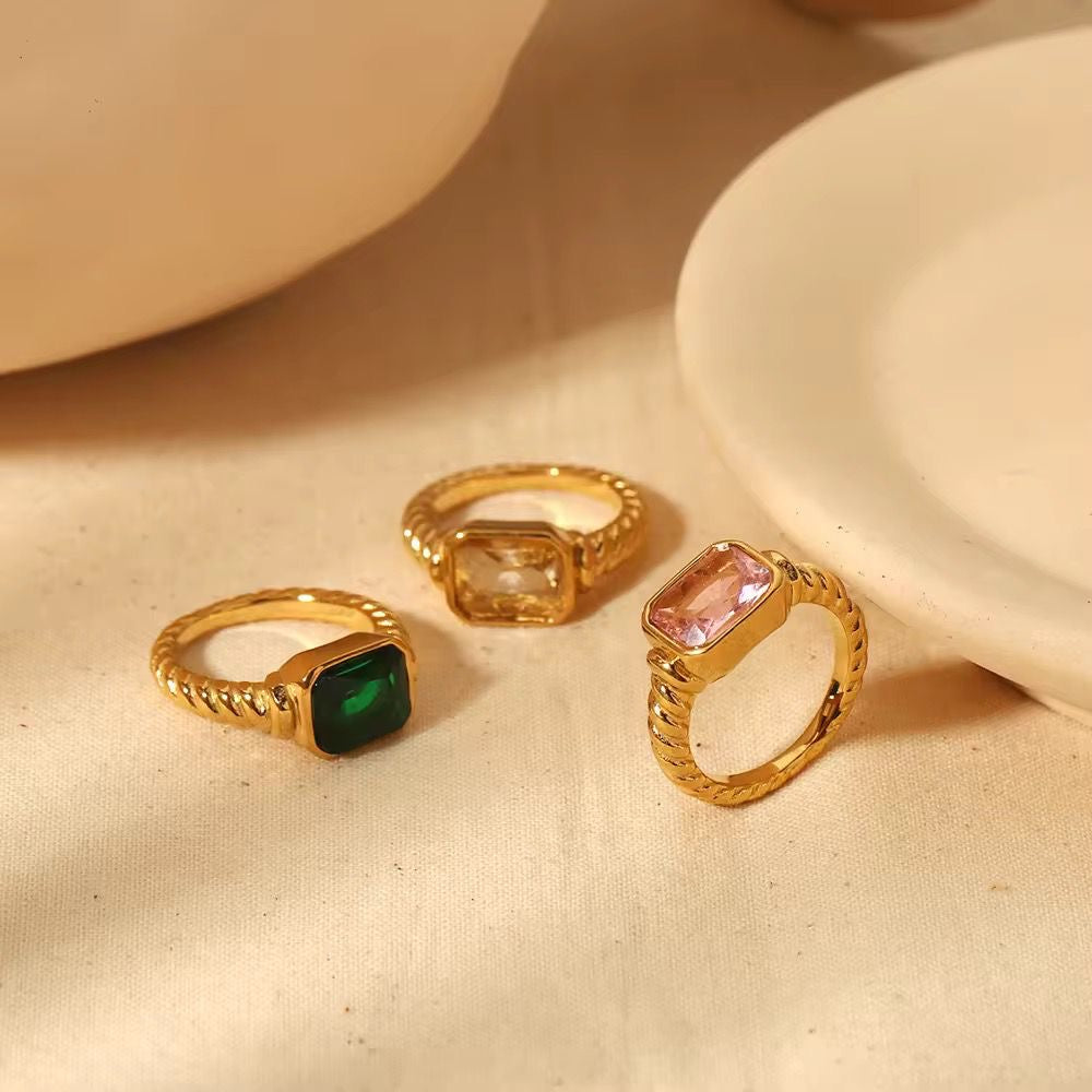 Emerald Signet Gem Ring -18K