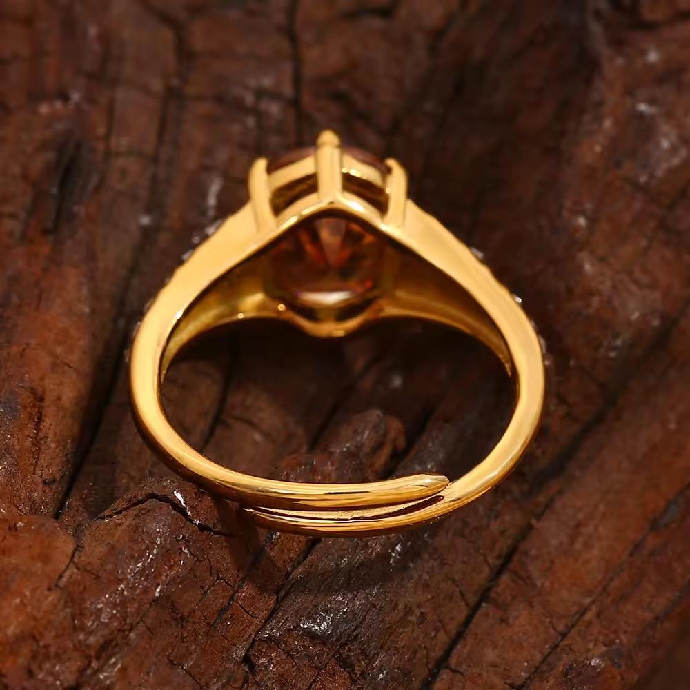 Trophy Wife Ring -Champagne
