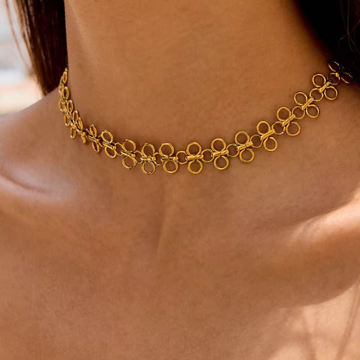 The Aura Choker