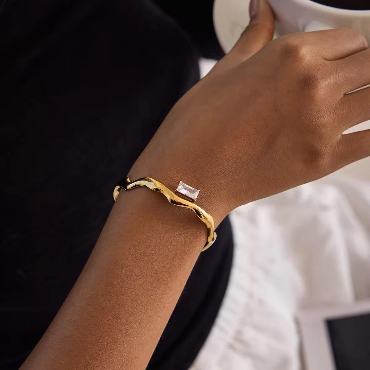 Riviera Wave Cuff