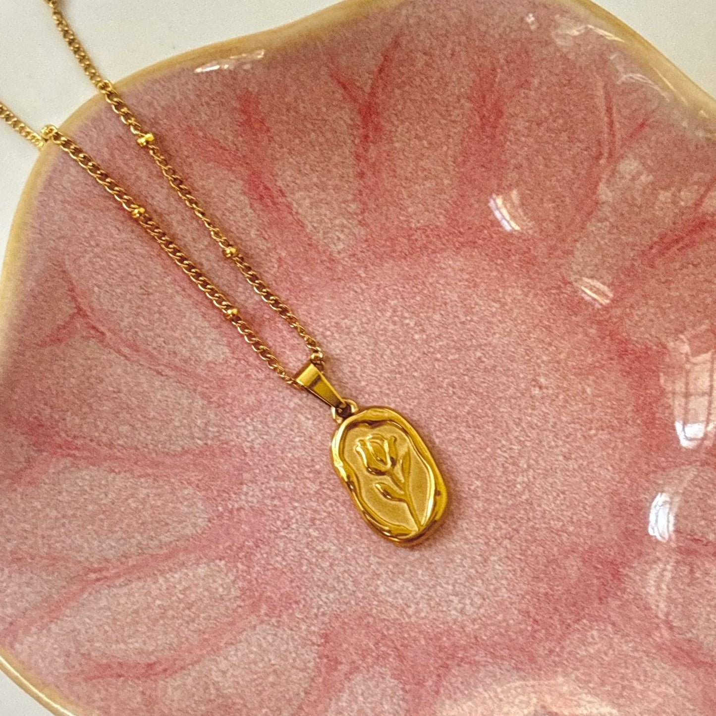 Rosa Engraved Necklace