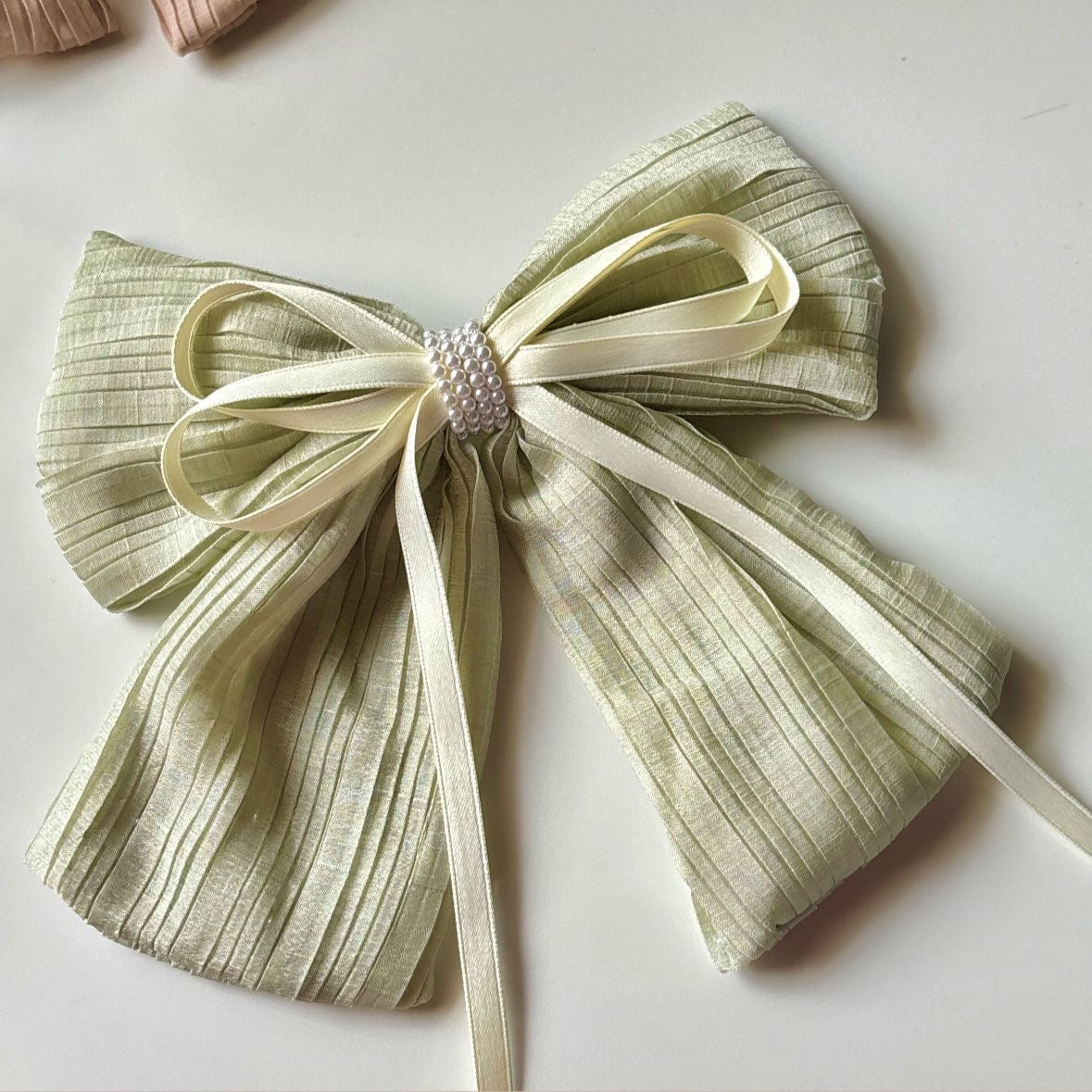 Matcha Pearle Bow Clip