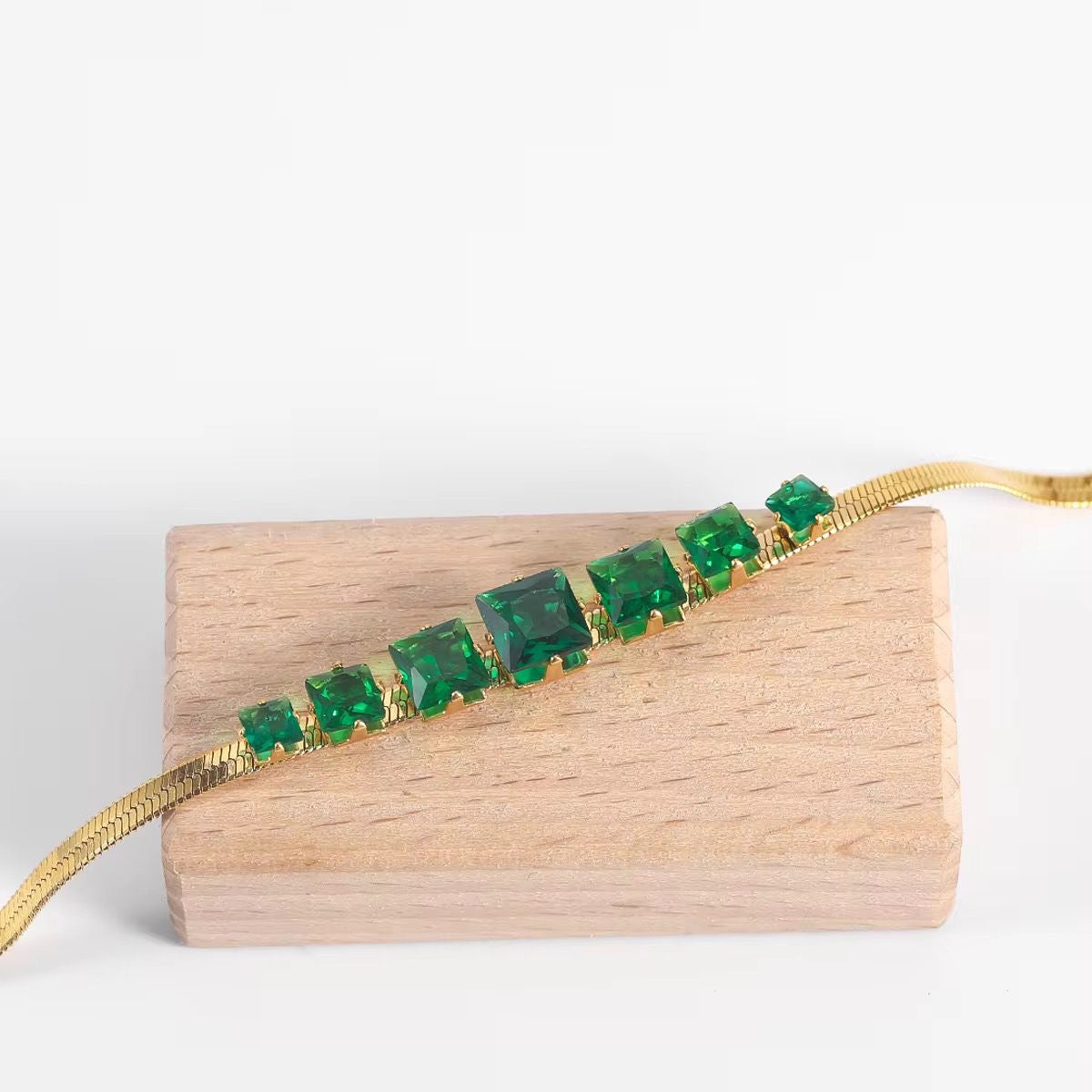 Bezel Emerald Anklet