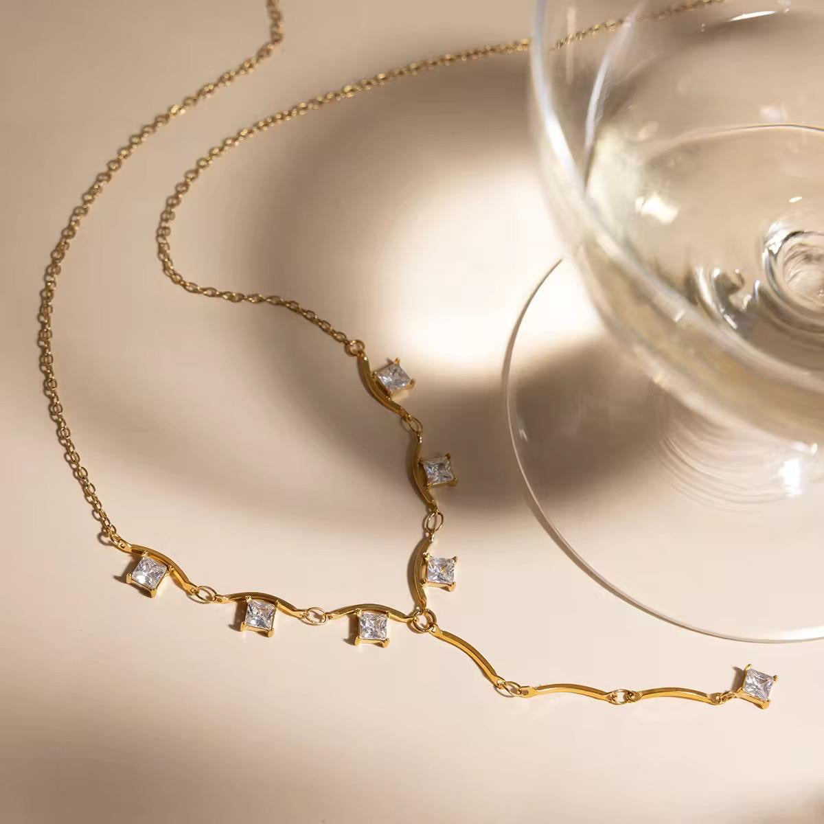 Alara Lariat Necklace