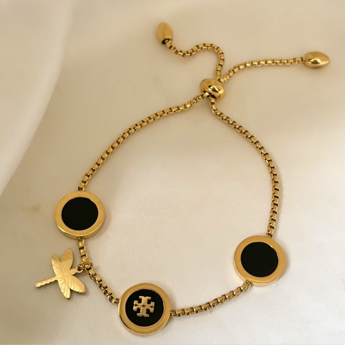 Black Tbee Charm Adjusble Bracelet -18K