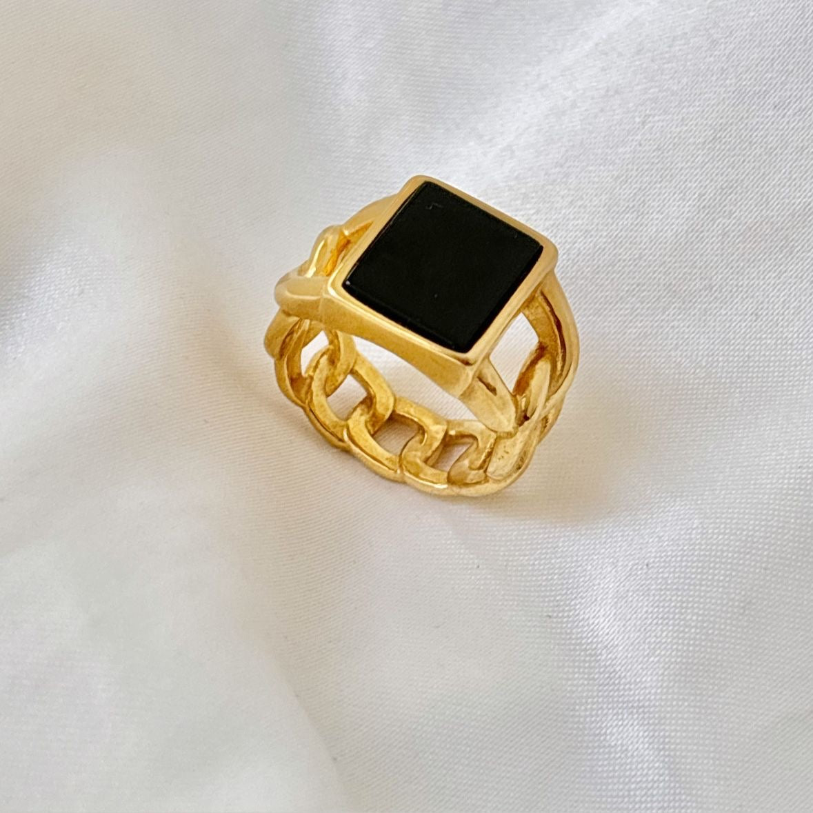 OG Noir Curb Ring -18K