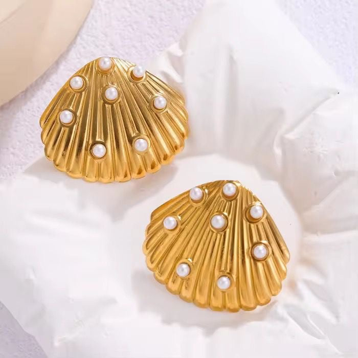 Pearly Scallop Studs