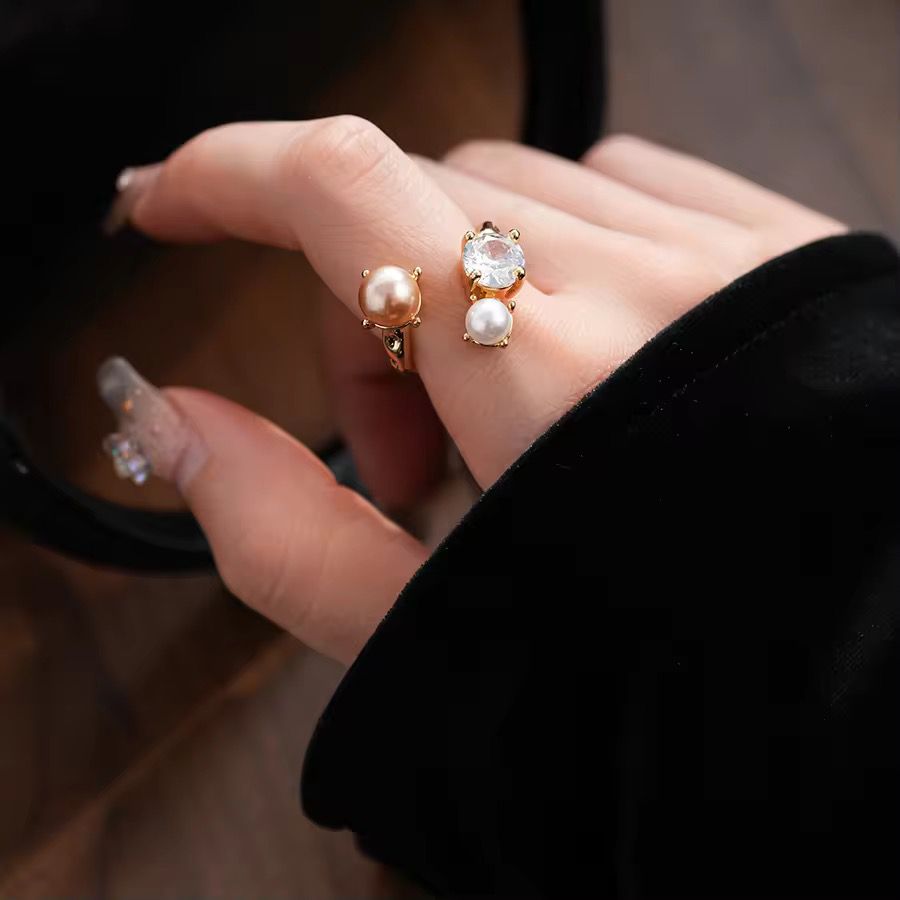 Elira Pearls & Diamond Ring