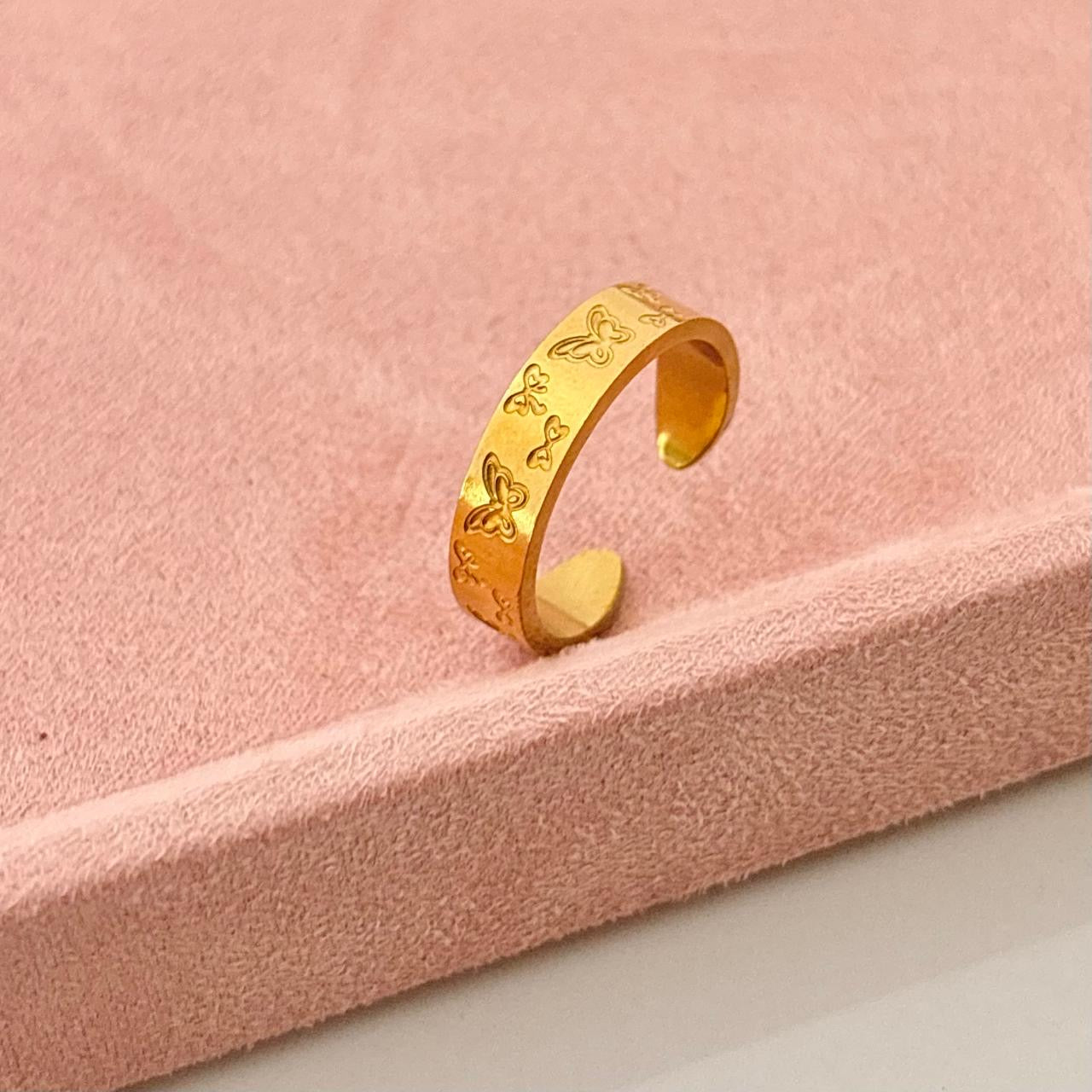 Flutter & Bows Engraved Band Ring