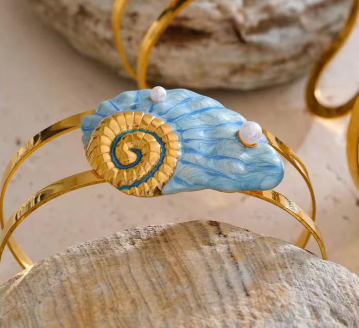 Alaska Cuff
