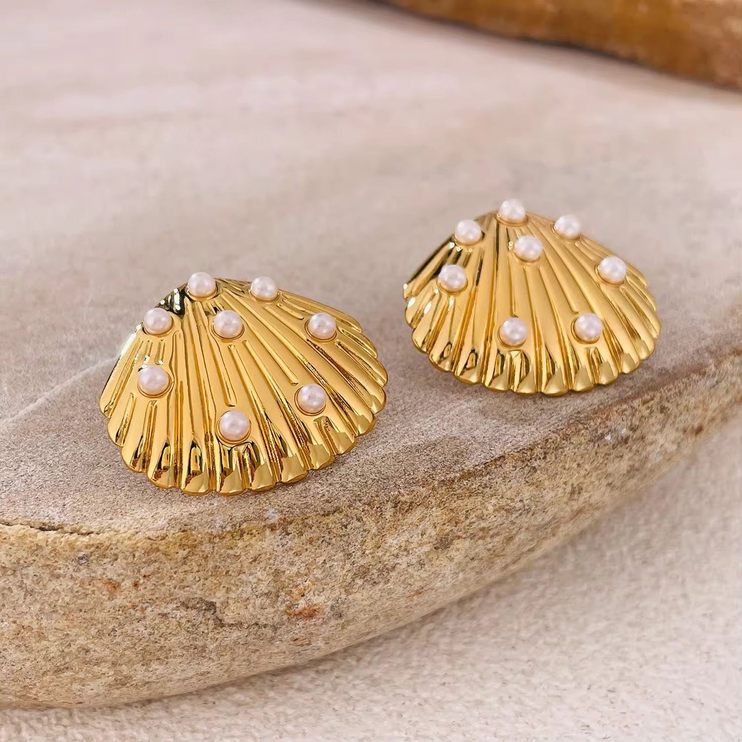 Pearly Scallop Studs