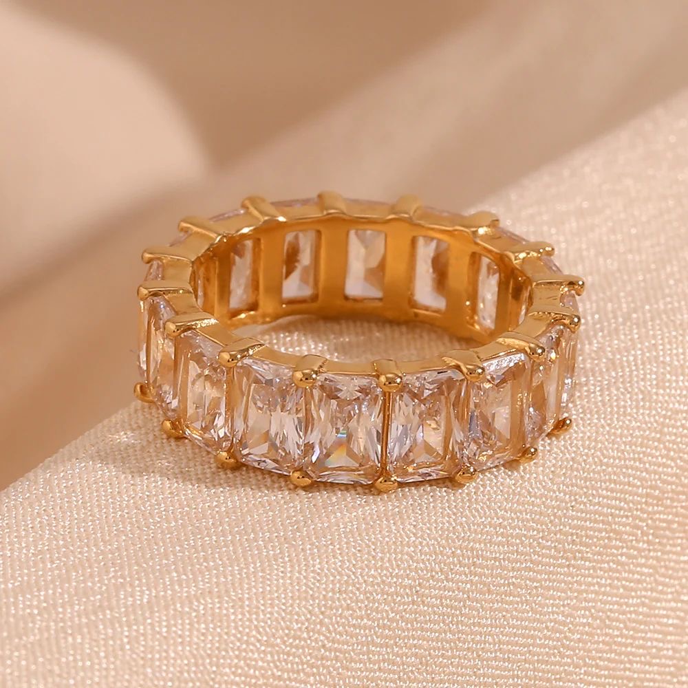Princess Cut Eternity Band -18K