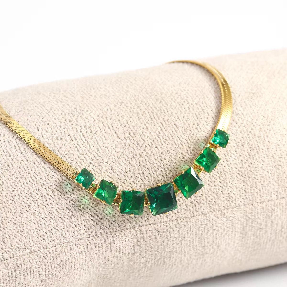 Bezel Emerald Anklet