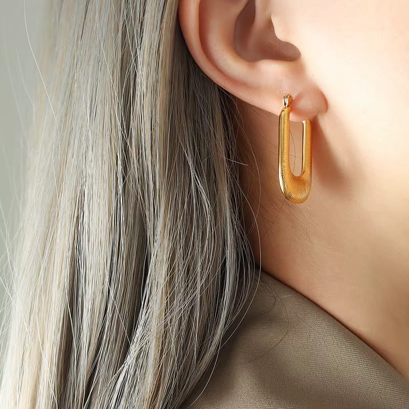Elara Hoops